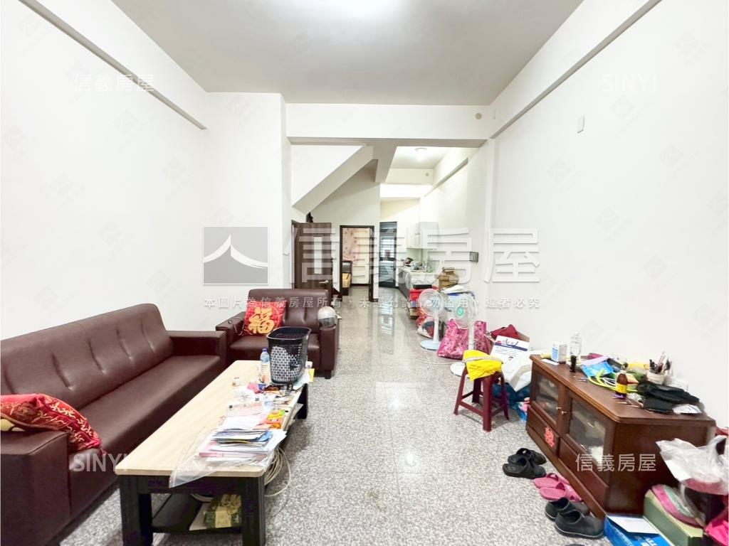 近中興商圈臨路震後別墅房屋室內格局與周邊環境
