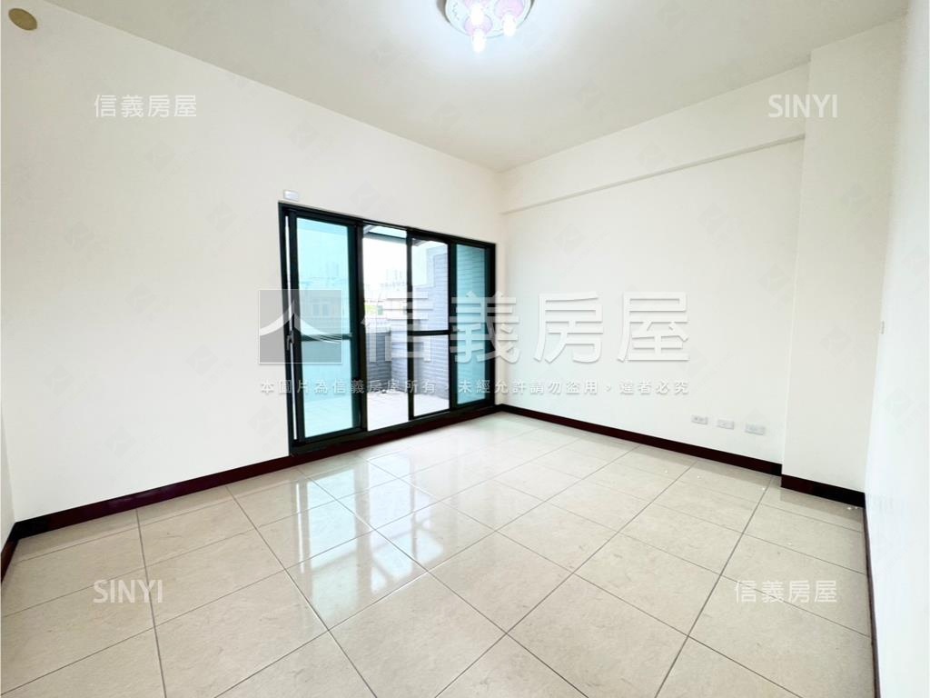 近中興商圈臨路震後別墅房屋室內格局與周邊環境