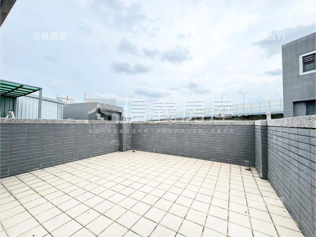 近中興商圈臨路震後別墅房屋室內格局與周邊環境