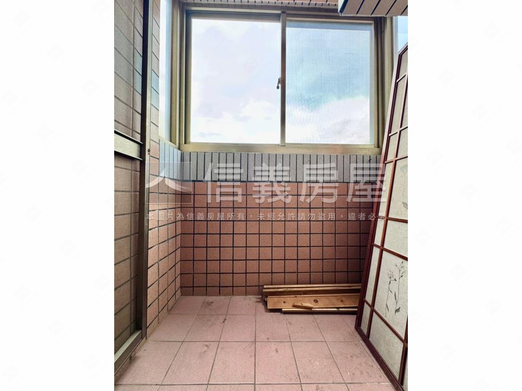近樹義國小四房附車位房屋室內格局與周邊環境