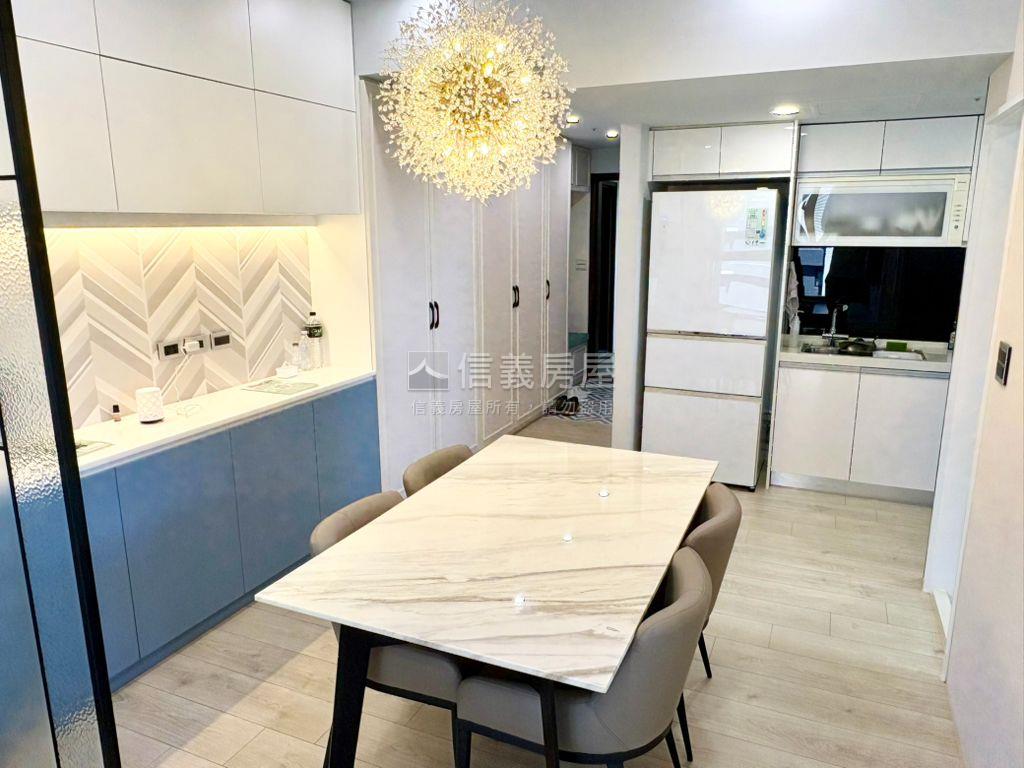 中路合展兩房打通為一大房房屋室內格局與周邊環境