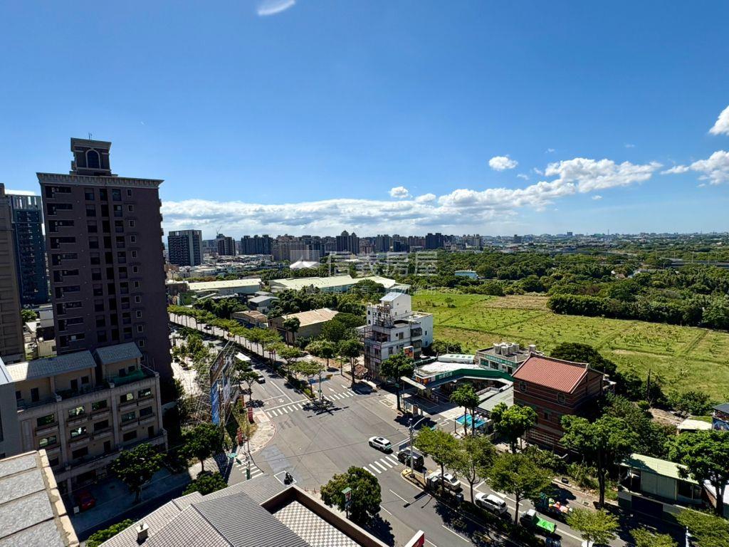 中路合展兩房打通為一大房房屋室內格局與周邊環境