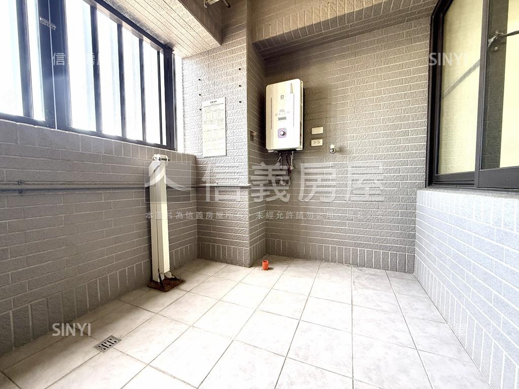 仁武高樓景觀大兩房平車房屋室內格局與周邊環境