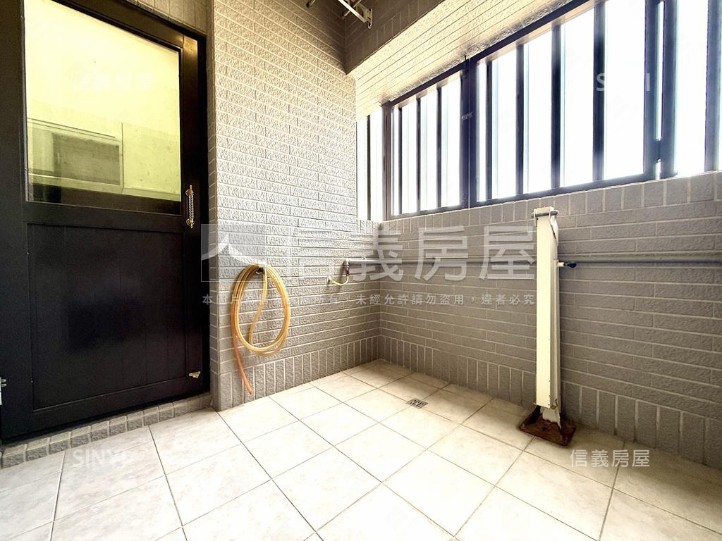 仁武高樓景觀大兩房平車房屋室內格局與周邊環境