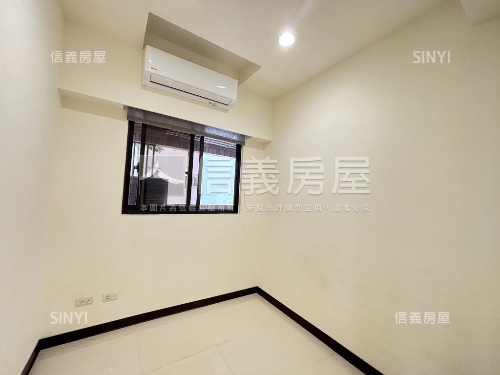 鶯桃捷運站三房車位房屋室內格局與周邊環境