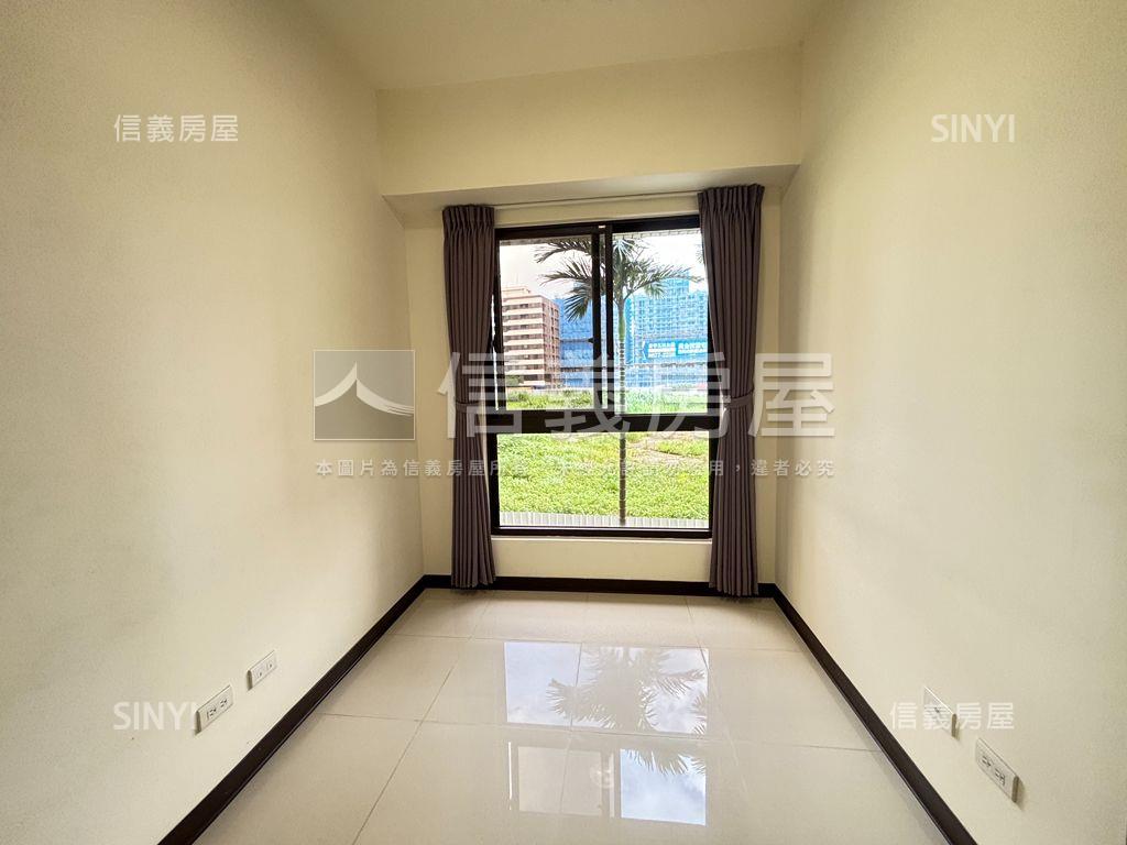 鶯桃捷運站三房車位房屋室內格局與周邊環境