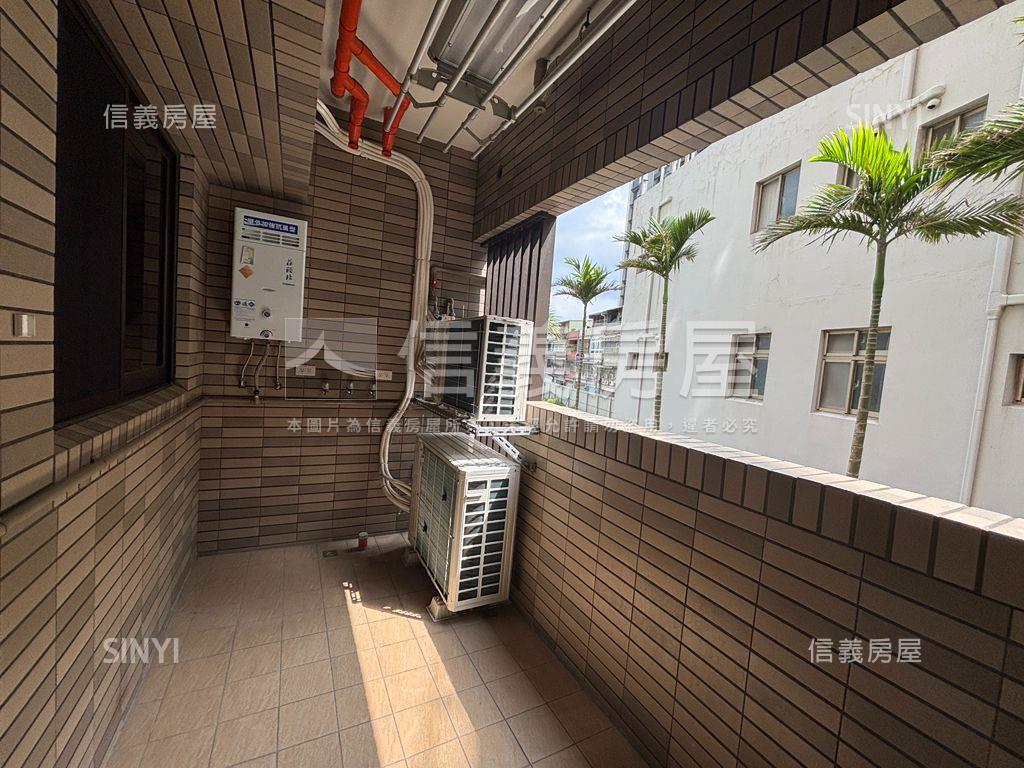 鶯桃捷運站三房車位房屋室內格局與周邊環境