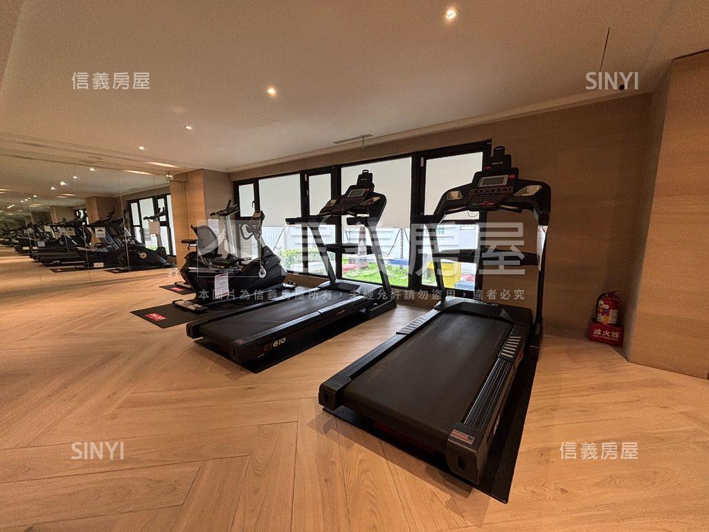 鶯桃捷運站三房車位房屋室內格局與周邊環境