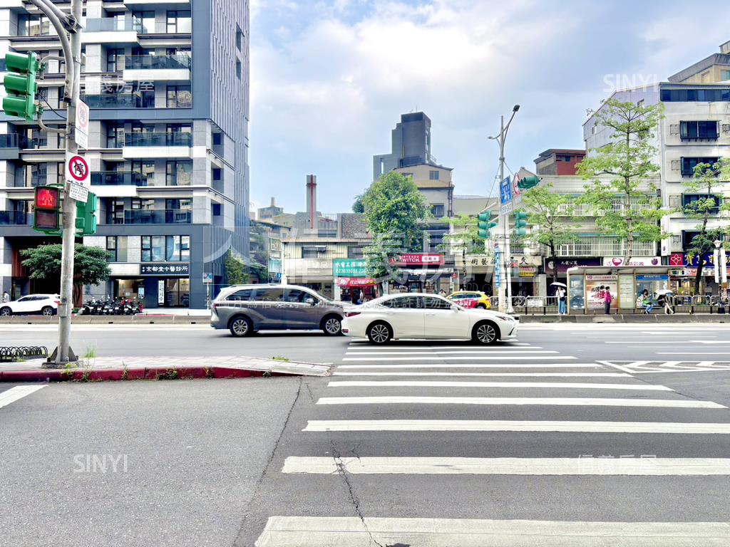 大安核心｜大馬路商二透天房屋室內格局與周邊環境