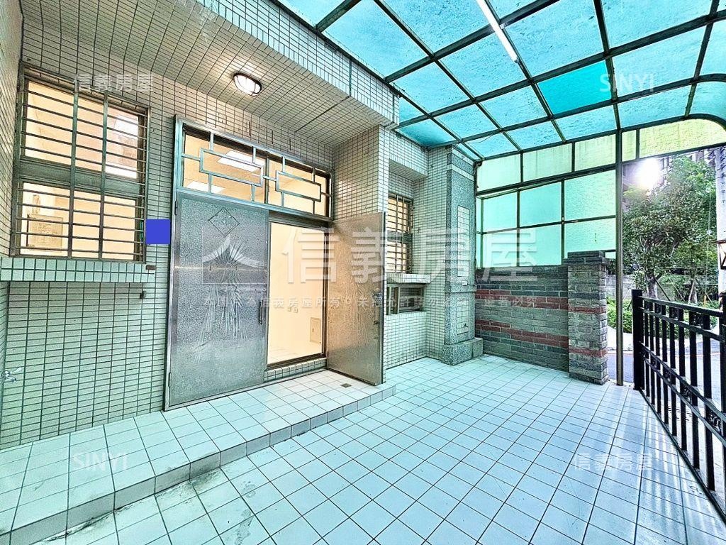 近中山醫中邑一品孝親三房房屋室內格局與周邊環境