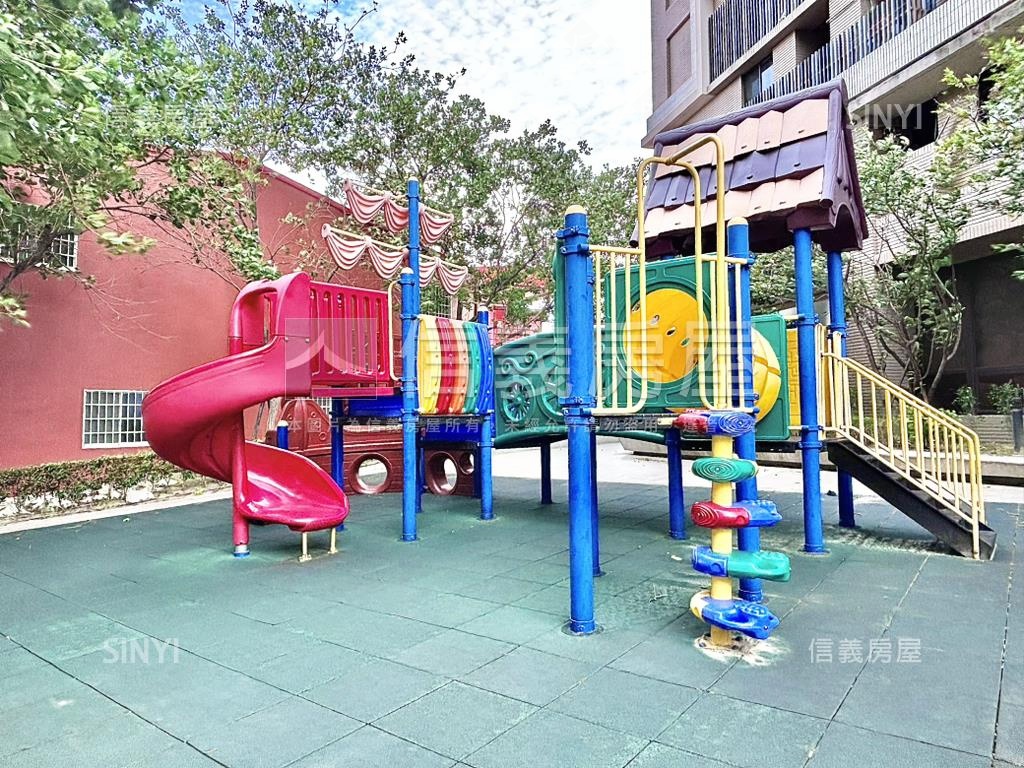 近中山醫中邑一品孝親三房房屋室內格局與周邊環境