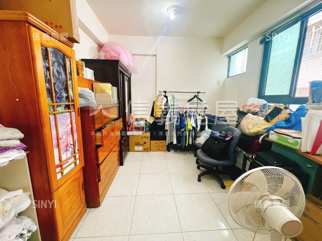 勝利商圈！２０年臨路透天房屋室內格局與周邊環境