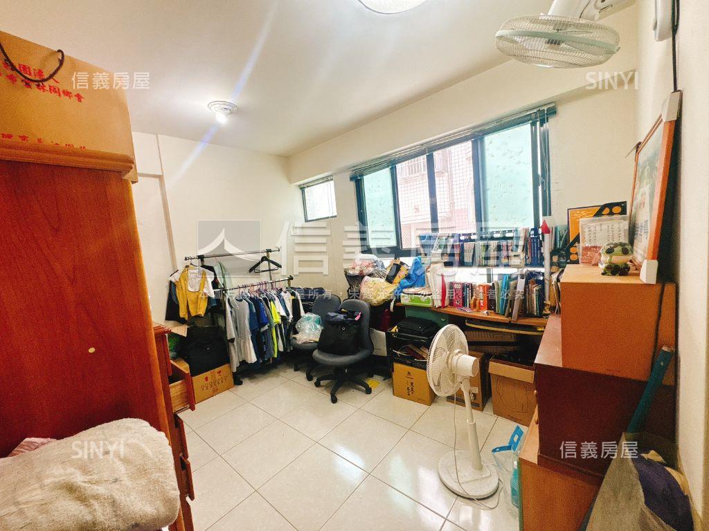 勝利商圈！２０年臨路透天房屋室內格局與周邊環境