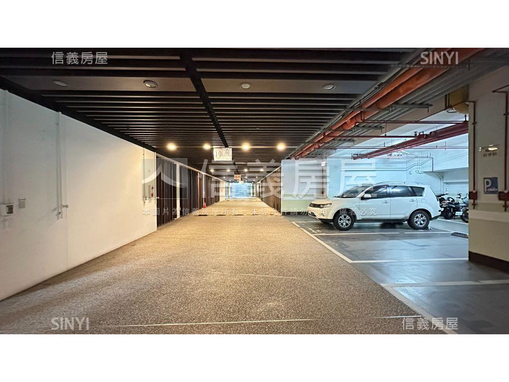 極美山莊Ｂ２坡平車位房屋室內格局與周邊環境