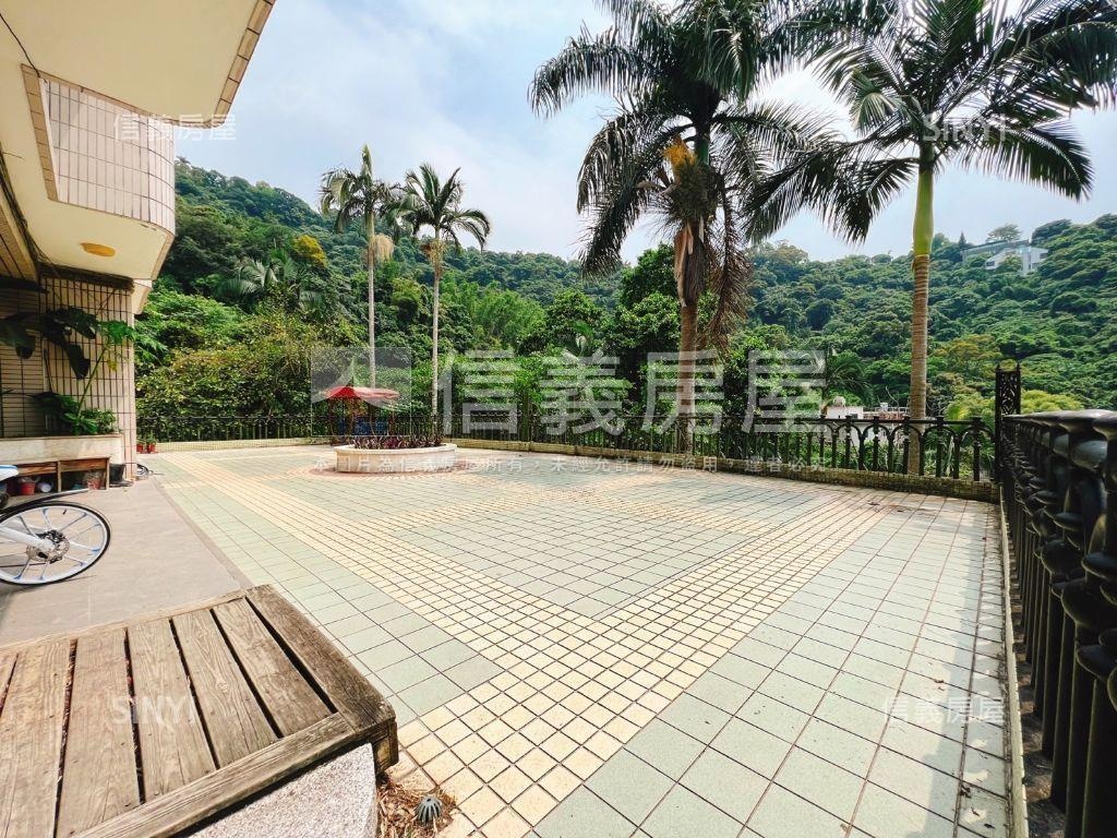 德行東路大土地透天房屋室內格局與周邊環境