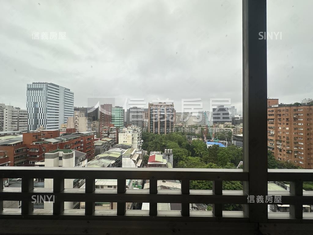 帝國大廈高樓空間大房屋室內格局與周邊環境