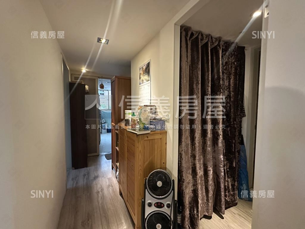 帝國大廈高樓空間大房屋室內格局與周邊環境