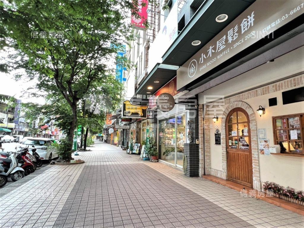 黃金地段電梯５層車庫住店房屋室內格局與周邊環境