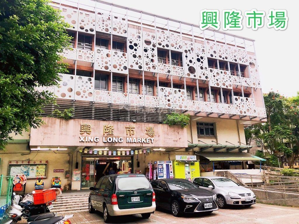 靜心３房一樓坡平車位房屋室內格局與周邊環境