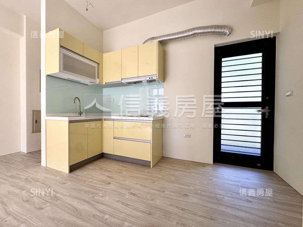 嶄新方城市２房平面車位房屋室內格局與周邊環境