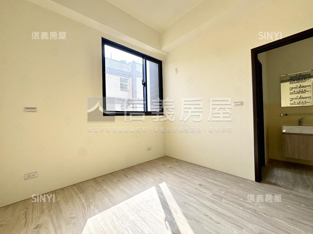 嶄新方城市２房平面車位房屋室內格局與周邊環境