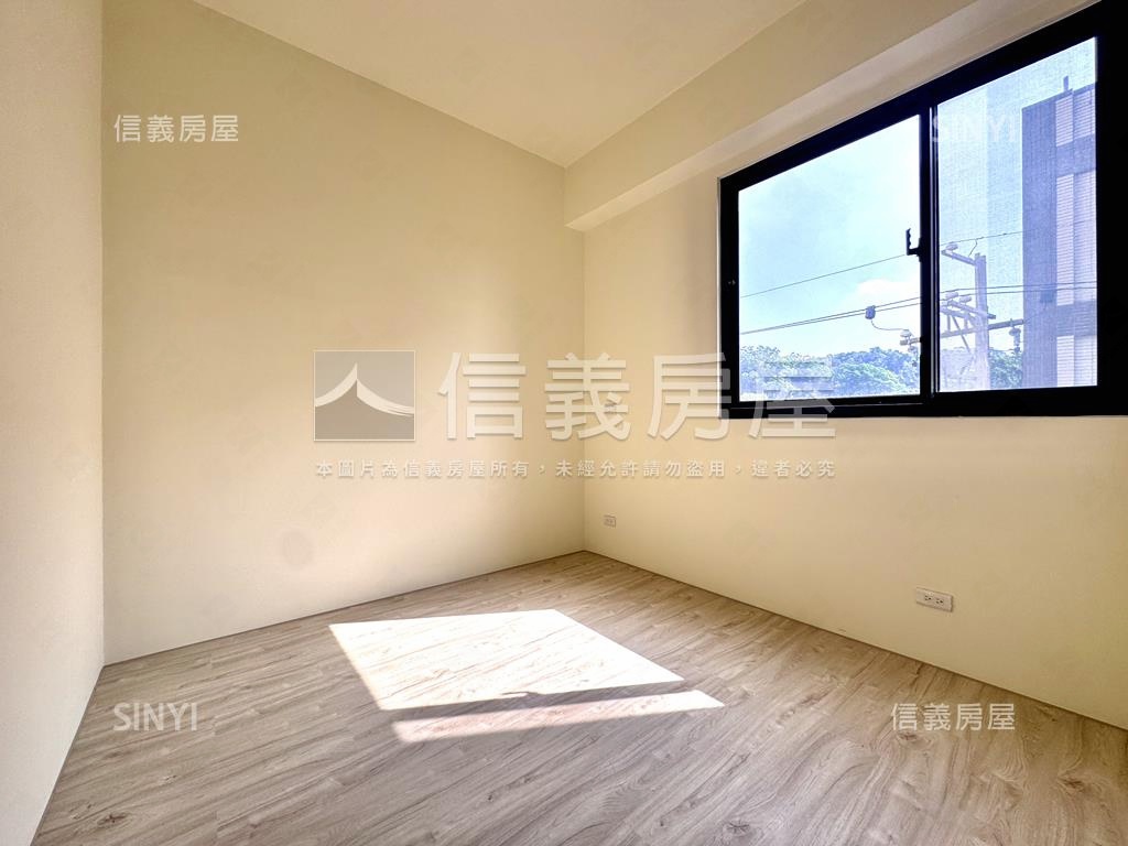 嶄新方城市２房平面車位房屋室內格局與周邊環境