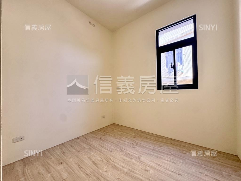 嶄新方城市２房平面車位房屋室內格局與周邊環境