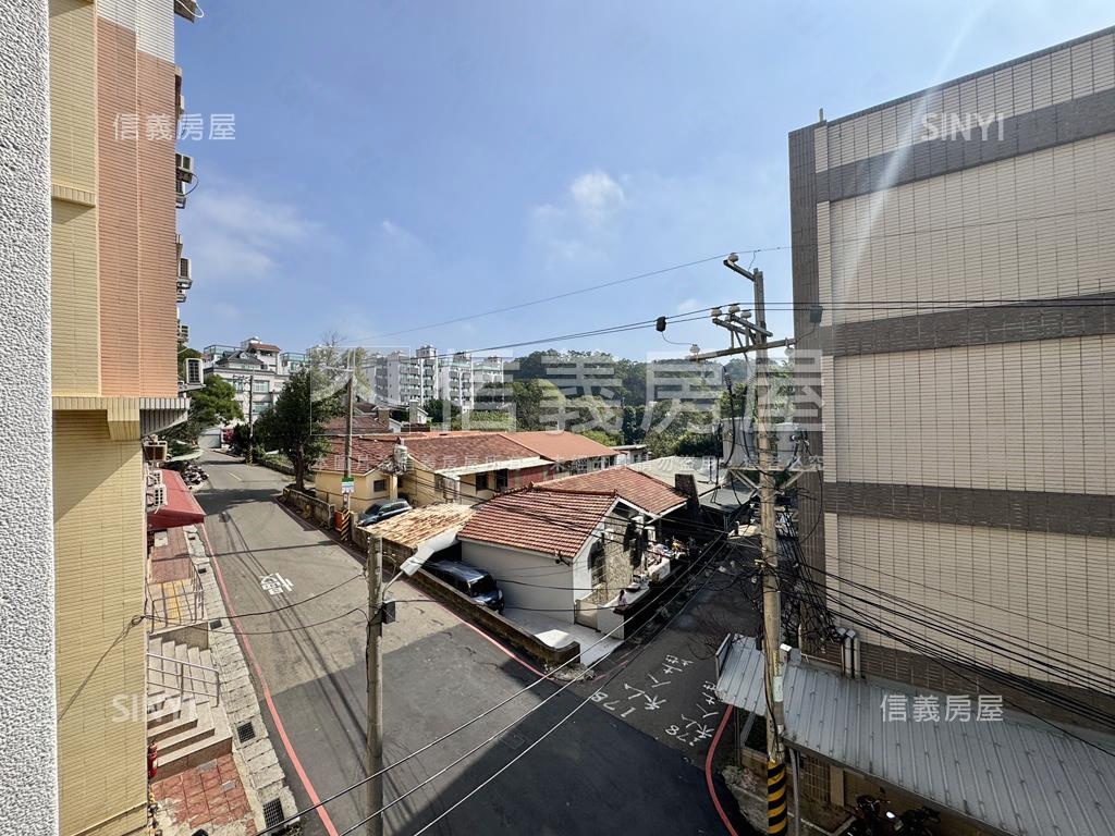 嶄新方城市２房平面車位房屋室內格局與周邊環境