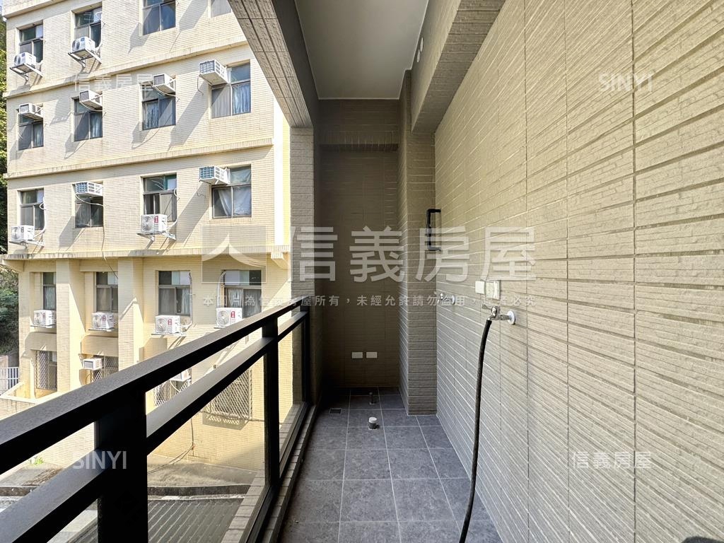 嶄新方城市２房平面車位房屋室內格局與周邊環境