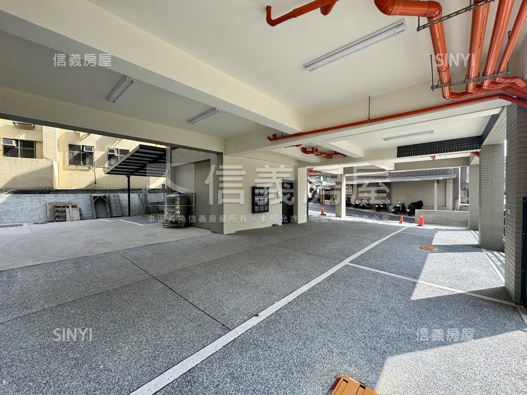 嶄新方城市２房平面車位房屋室內格局與周邊環境