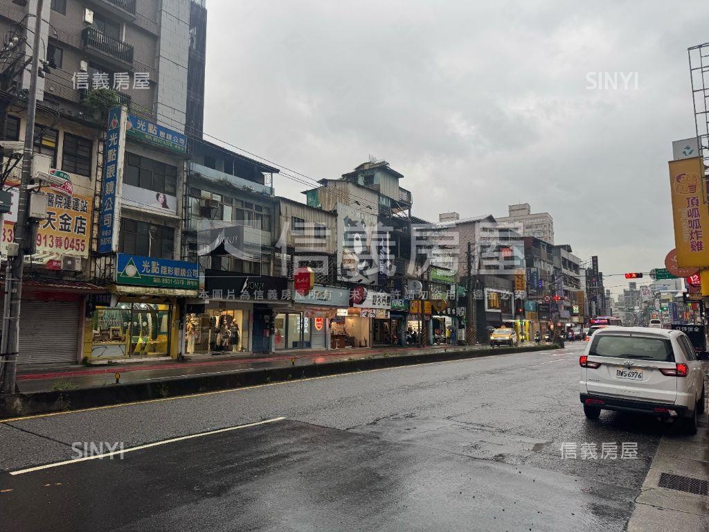 萬芳商圈２樓黃金店辦房屋室內格局與周邊環境