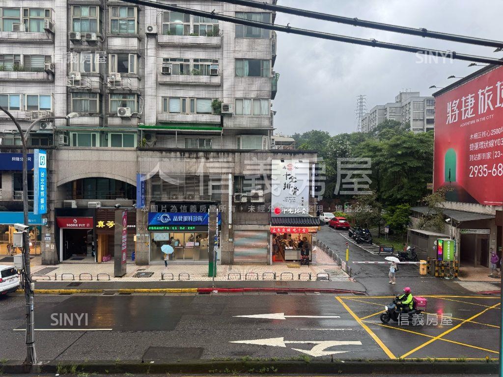 萬芳商圈２樓黃金店辦房屋室內格局與周邊環境