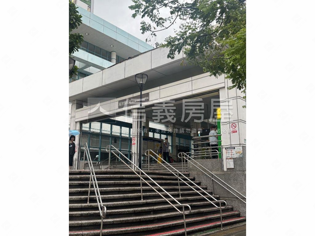 萬芳商圈２樓黃金店辦房屋室內格局與周邊環境