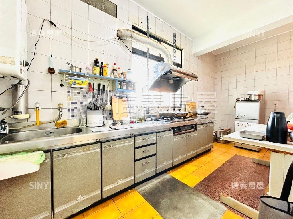 捷運頂加低總價大空間Ｂ房屋室內格局與周邊環境