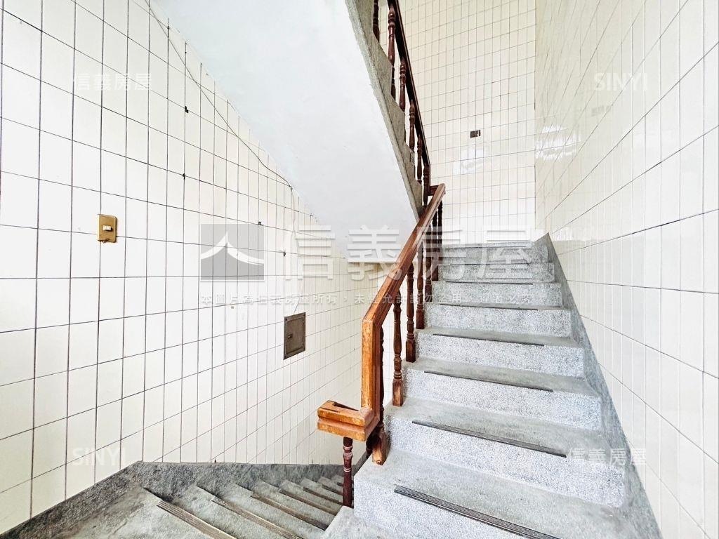 捷運頂加低總價大空間Ｂ房屋室內格局與周邊環境