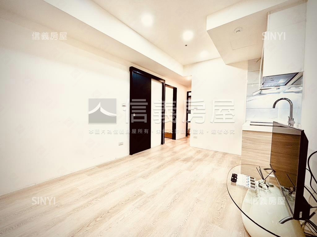 天空之邑三房美宅車位房屋室內格局與周邊環境