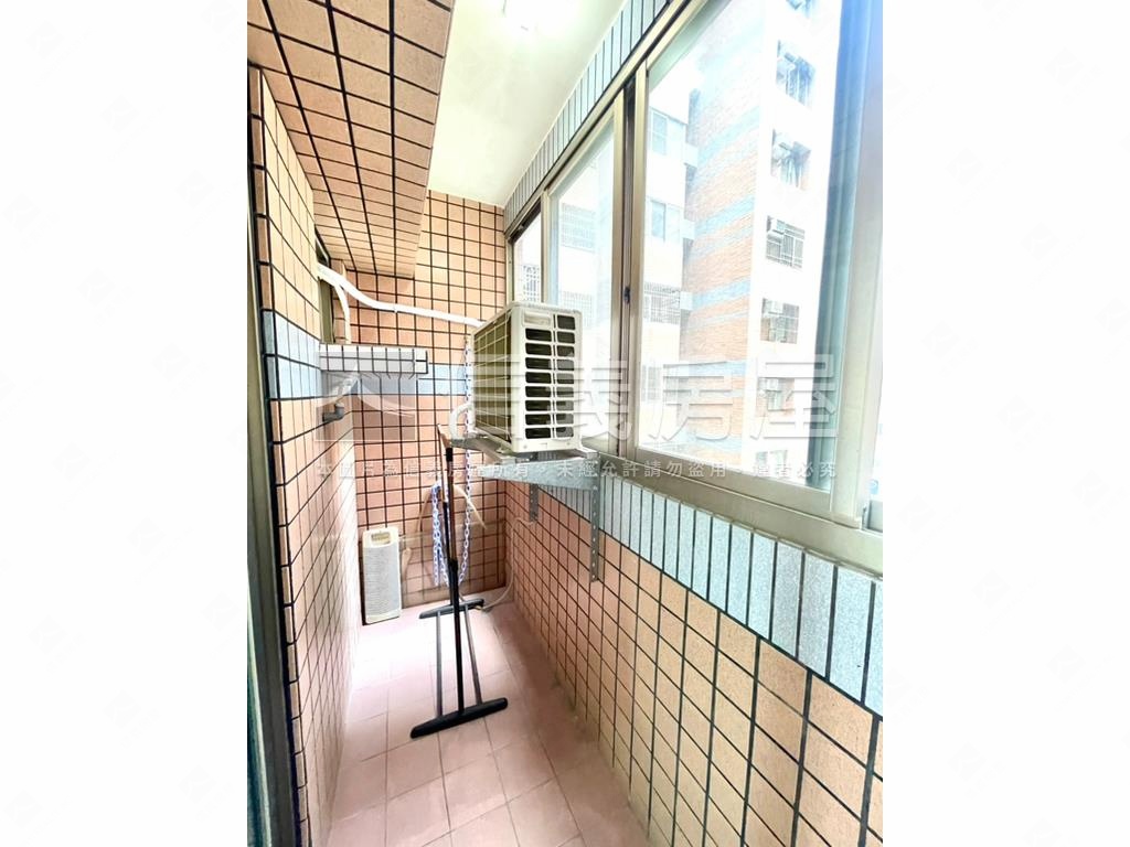 靜園四房平面車位房屋室內格局與周邊環境