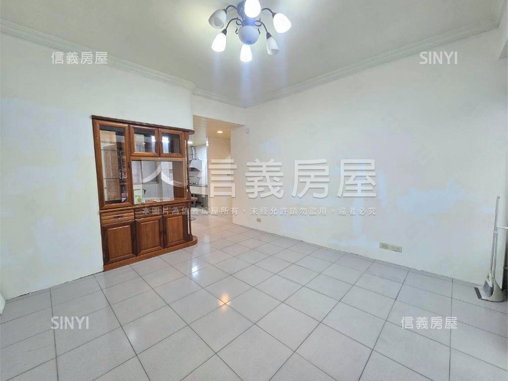 中正路方正三樓房屋室內格局與周邊環境
