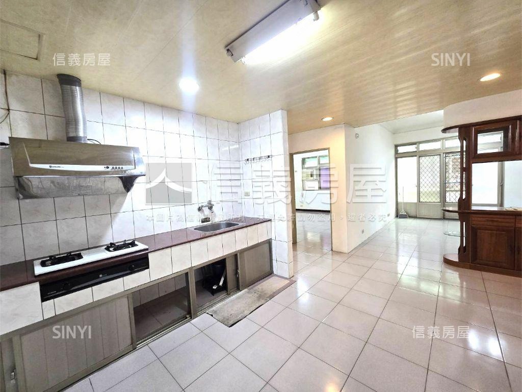 中正路方正三樓房屋室內格局與周邊環境