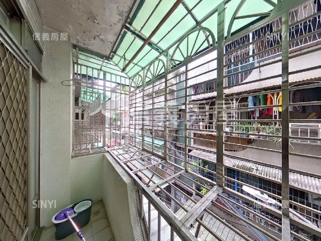 中正路方正三樓房屋室內格局與周邊環境