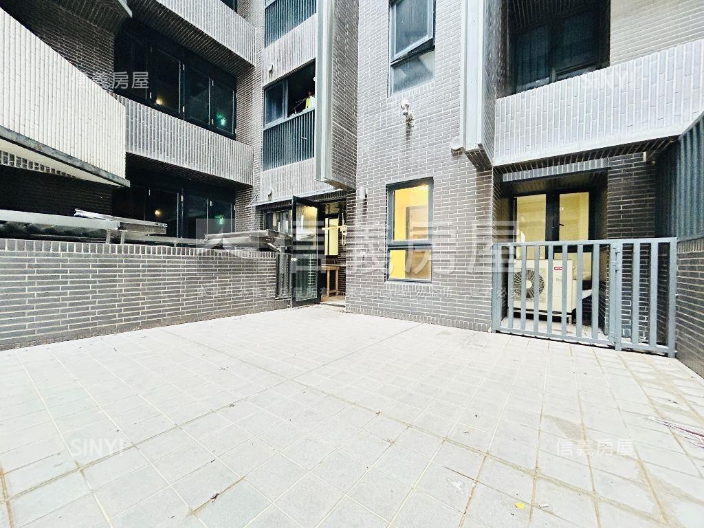 海洋都心稀有花園２房車位房屋室內格局與周邊環境