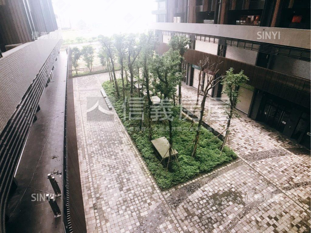 海洋都心稀有花園２房車位房屋室內格局與周邊環境