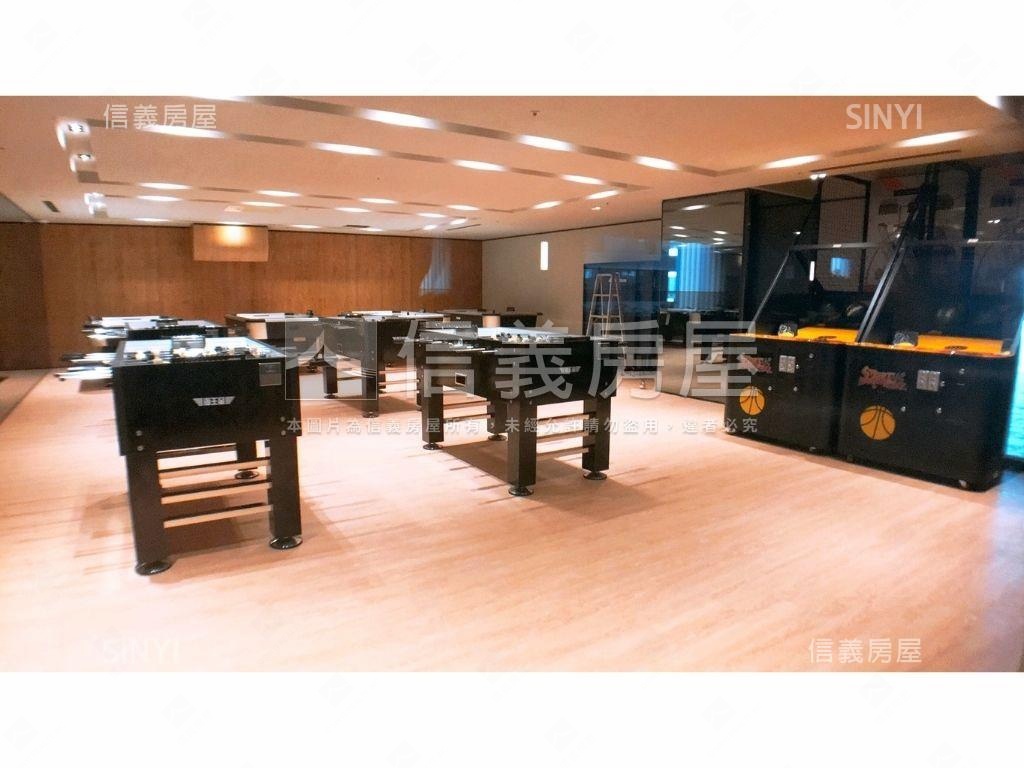 海洋都心稀有花園２房車位房屋室內格局與周邊環境