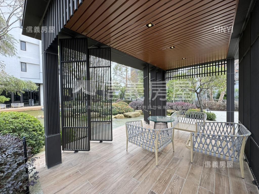 正１４期全新漂亮店面房屋室內格局與周邊環境