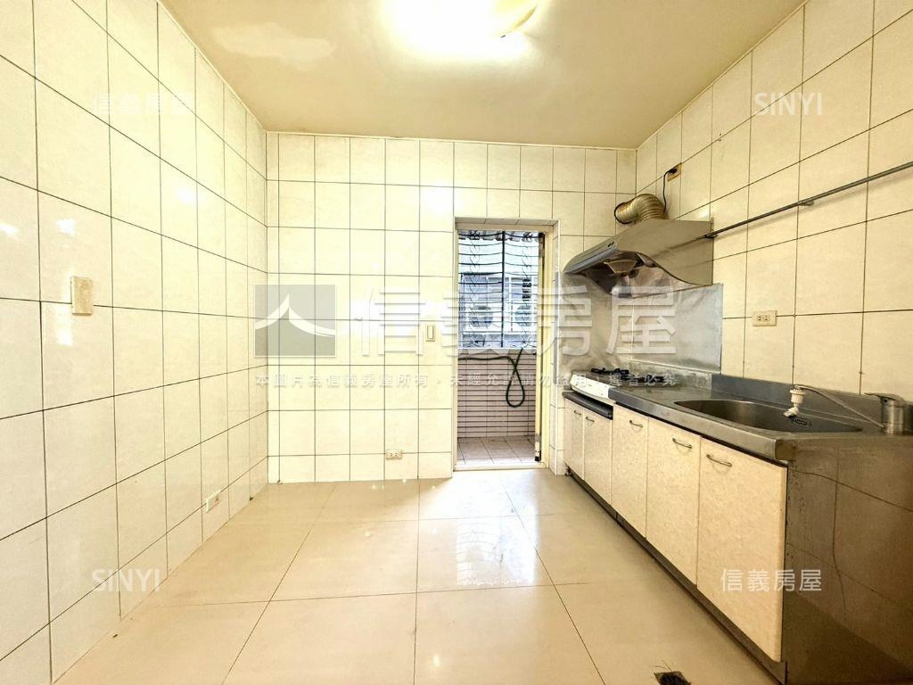 三民路邊間浪漫滿屋房屋室內格局與周邊環境