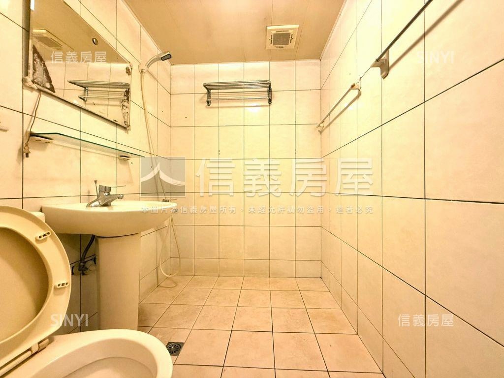 三民路邊間浪漫滿屋房屋室內格局與周邊環境