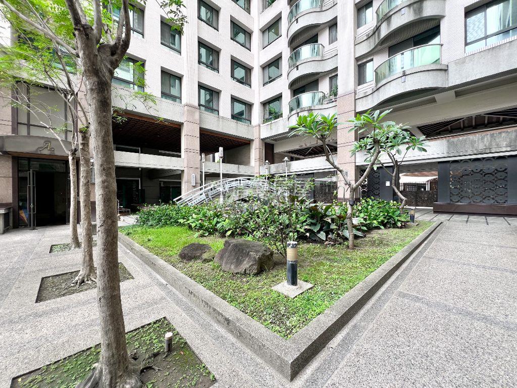 美術館．高樓稀有兩房房屋室內格局與周邊環境