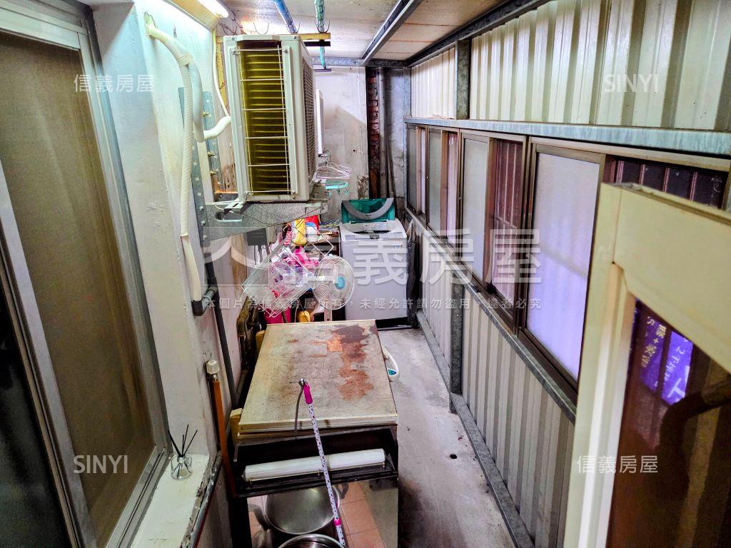 近小碧潭站一樓三房好停車房屋室內格局與周邊環境