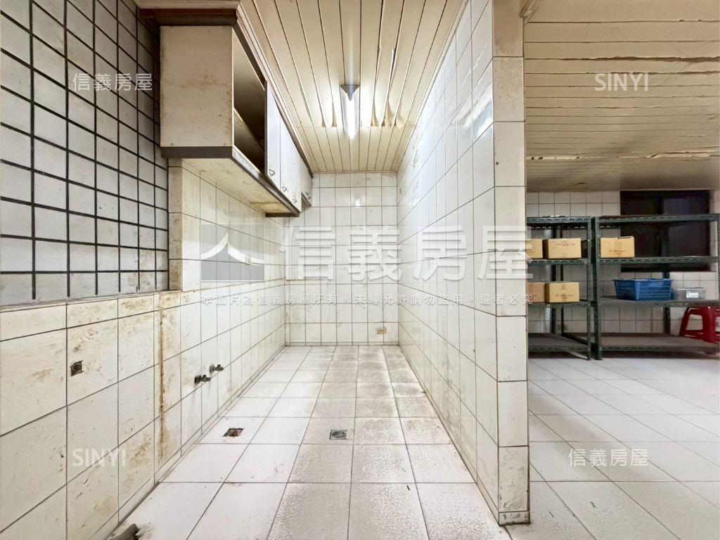 延吉黃金６米寬店面房屋室內格局與周邊環境