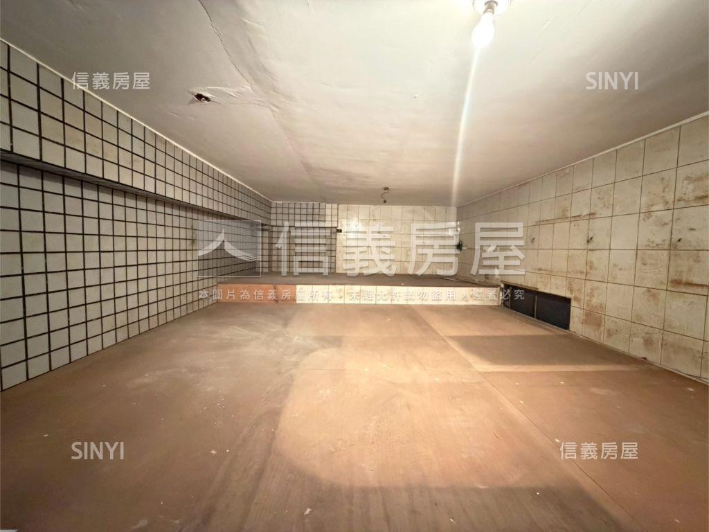 延吉黃金６米寬店面房屋室內格局與周邊環境